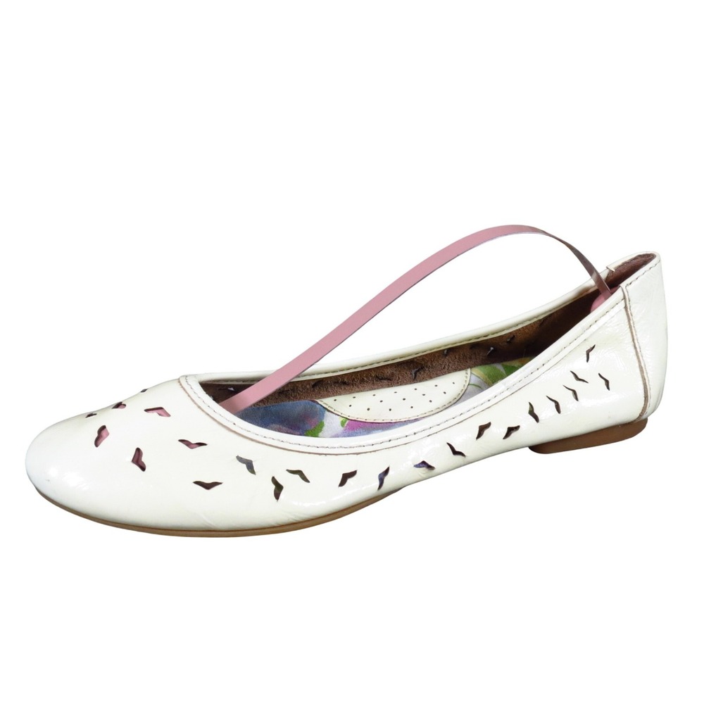 Born Women‎ Ballet Flat Size 7 Casual Comfort Cream Laser Cut Patent Leather